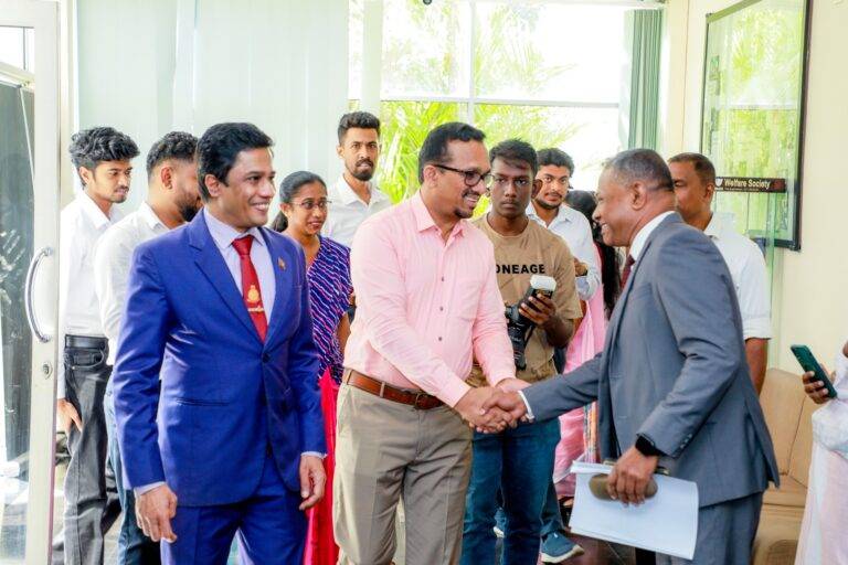 කර්මාන්ත අමාත්‍යාංශයේ මැදිහත්වීමෙන් රූපලාවණ්‍ය නිෂ්පාදන පරීක්ෂණ රසායනාගාරයක්!