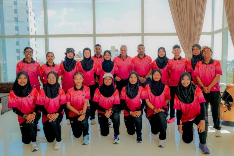 මැලේසියා කාන්තා ක්‍රිකට් කණ්ඩායම සමඟ තරග පහක්