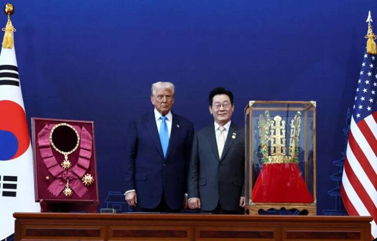 දකුණු කොරියාවෙන් ට්‍රම්ප්ට රන් ඔටුණු තෑගී ; තීරුබදු අඩු වේ, ඩොලර් බිලියන 350 ක ආයෝජන වේගවත් කෙරේ