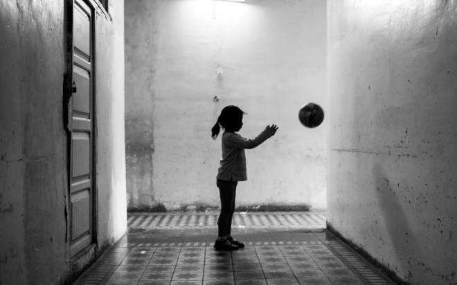 src-adapt-960-high-bolivia_obrajes_prison_ball-1421022595226