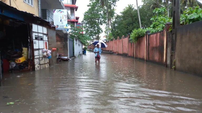 කොළඹ මාර්ග කිහිපයක්ම ජලයෙන් යට වෙලා!