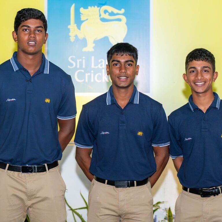 බංගලාදේශ යන 17 න් පහළ කණ්ඩායමේ වැඩි පිරිසක් රාජකීයන්