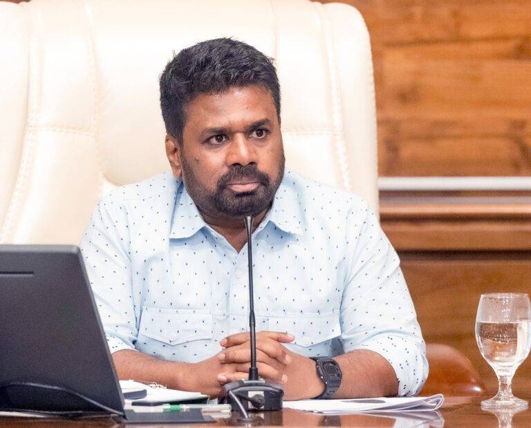 ආයතන 15ක් අත්‍යවශ්‍ය සේවා ලෙස නම් කරමින් ගැසට් නිවේදනයක් නිකුත් කරයි.