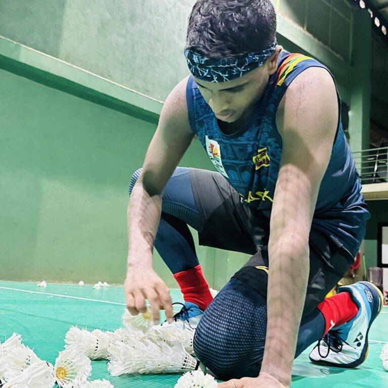 දුමිදුගේ ඇමෙරිකානු බැඩිමින්ටන් සැරිසැරීමේ තවත් පියවරක අවසාන හතරට