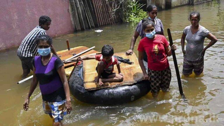 දිස්ත්‍රික්ක 20කට වැස්සෙන් පීඩා. මරණ සංඛ්‍යාව 40ක් දක්වා වැඩි වෙයි. තවත් 21ක් අතුරුදහන්!