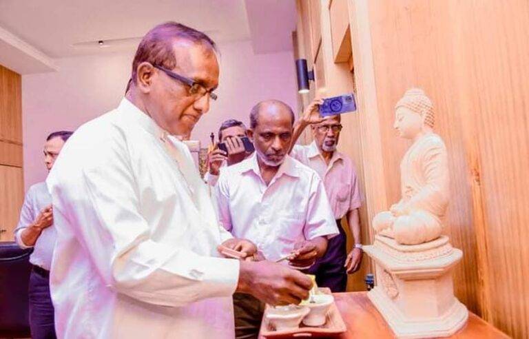 දකුණු පළාත් ආණ්ඩුකාර බන්දුල හරිස්චන්ද්‍ර හදිසියේ අභාවප්‍රාප්ත වෙයි !