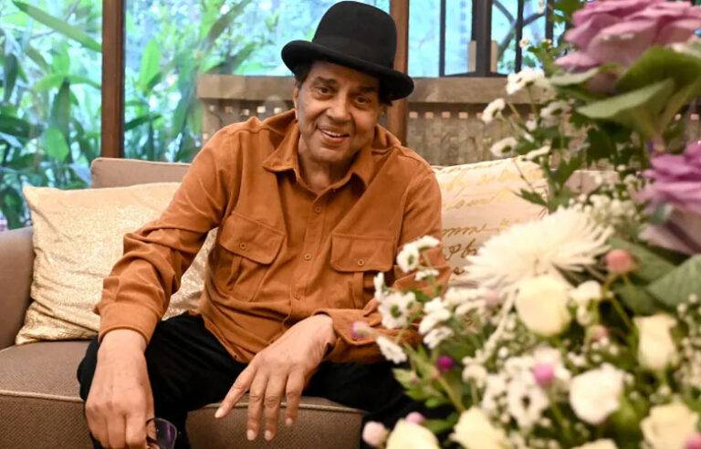 බොලිවුඩ් ‘හී-මෑන්’ ධර්මේන්ද්‍ර ඩියෝල් මියයයි