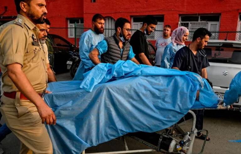 කාශ්මීරයේ පොලිස් ස්ථානයක පිපිරීමක් හේතුවෙන් හත් දෙනෙකු ජිවිතක්ෂයට