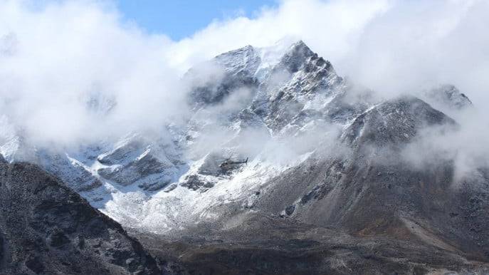 හිමාලය හෙල්ලූ හිම කුණාටුව!