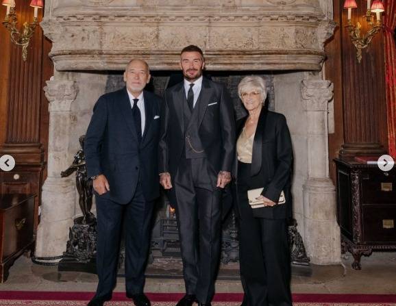 බෙකම් එක්තරා අන්දමක චාල්ස් ලෝලියෙක්