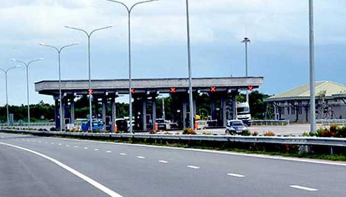 අධ්වේගී මාර්ග පද්ධතියේ ගමන් ගන්නා අයට දැනුම්දීමක්!