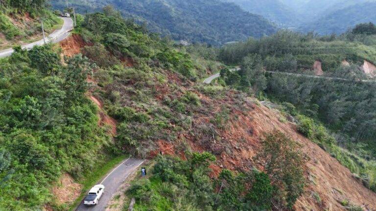 අවහිර වූ  මාර්ග 316න් මාර්ග 300ක ගම­නා­ග­මන කට­යුතු ඇරඹෙයි!