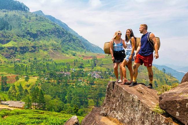 67000ක් සංචාරකයින්ට සීරීමක්වත් වුණේ නෑ. ලබන වසරේ අපේ ආදායම් ඉලක්කය බිලියන හතරක්!