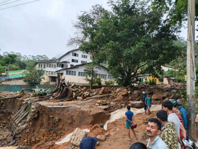 ඌව පළාත් රාජ්‍ය සේවකයින් ආපදා වෙනුවෙන් දිනක වැටුප පිරිනමයි!