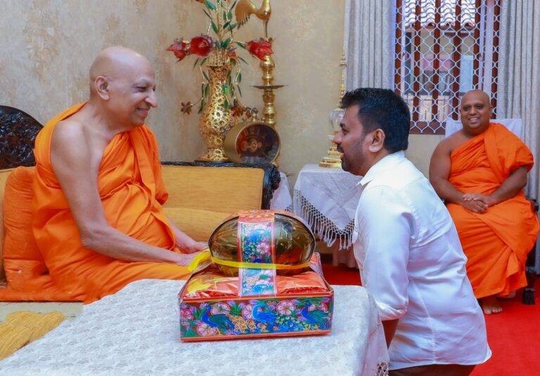 ජනාධිපති මහනුවරට!