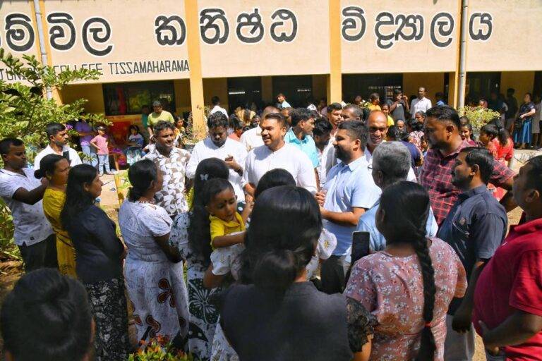 වහාම පාර්ලිමේන්තුව කැඳවන්න – නාමල්ගෙන් ඉල්ලීමක්