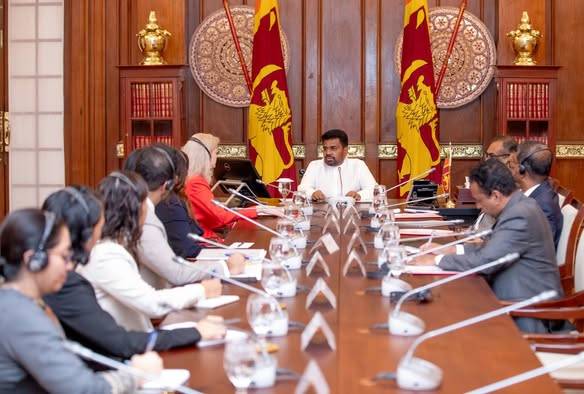 ජනපතිගේ නායකත්වයෙන් ශ්‍රී ලංකාවට යළි ගොඩනැගීමට හැකි බව අප විශ්වාස කරනවා – Allison Hooker