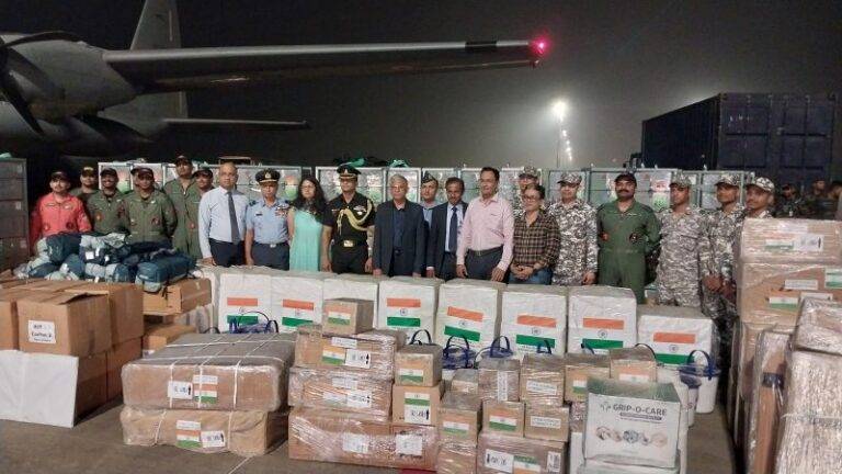 ඉන්දීයාවේ සිට ක්ෂණික ක්ෂේත්‍රගත රෝහල් පද්ධති දෙකක් සහ ඒවාට අවශ්‍ය ඖෂධ, වෛද්‍ය උපකරණ සහ එම රෝහල් වල වැඩකටයුතු පුහුණු කිරීම සදහා ඉන්දීය හමුදා වෛද්‍යවරුන් කණ්ඩායමක් දිවයිනට!