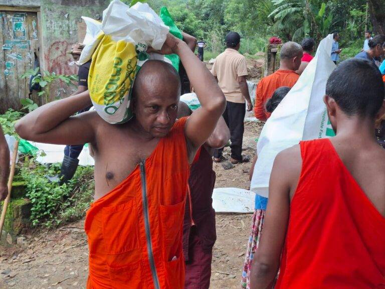 ”දිට්වා” පරදන කන්දකැටිය ධෛර්යයේ මහා වාරි මෙහෙයුම! (PHOTOS)