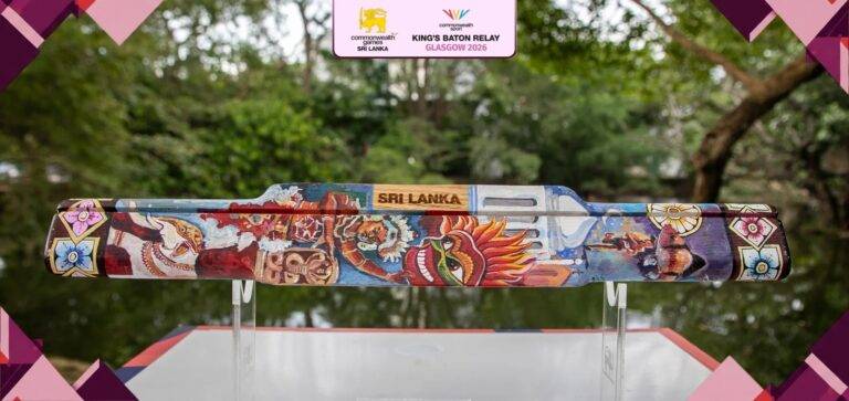 පළමුවැන්නයි දෙවැන්නයි එකතු වෙලා හදපු බැටනය