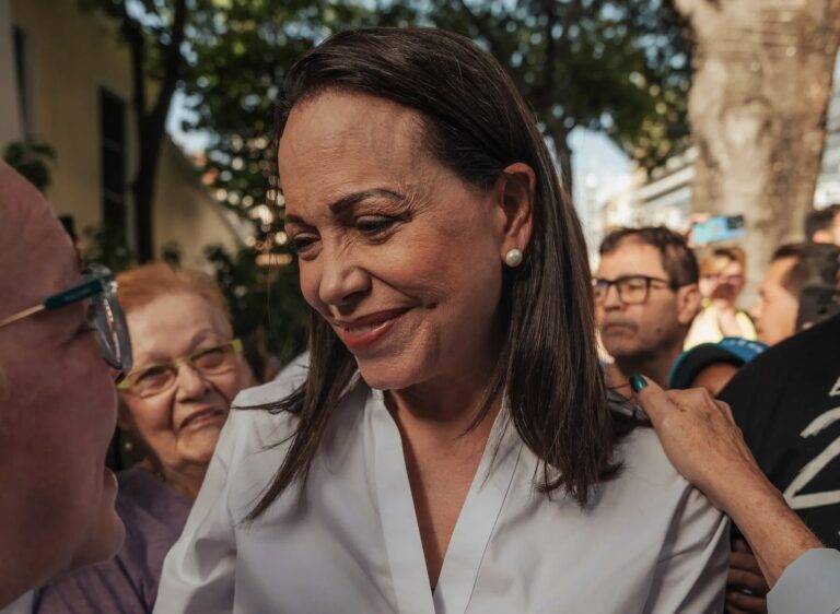 තම රටේ සැඟව ජීවත් වූ වෙනිසියුලානු විපක්ෂ නායිකාව, නොබෙල් සාම ත්‍යාගය ලබා ගැනීමට පැමිණේ ද?