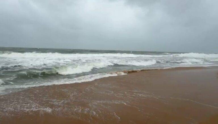 නැවතත් රළුවන උතුරු අහස!