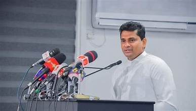 කොළඹ අයවැය පැරද්දුවේ අපි – උදම් අනන ජයසුමන!