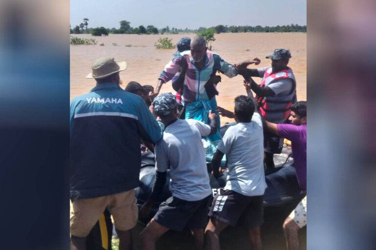 මාවිල් ආරුවේ මුදා ගැනීම: නාවික හමුදාවේ මෙහෙයුම් (PHOTOS)