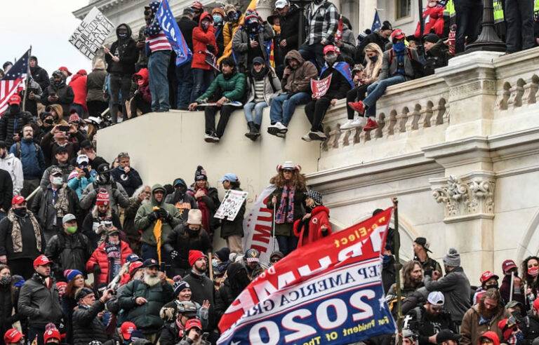 ජනාධිපති ට්‍රම්ප් BBCයෙන් ඩොලර් බිලියන පහක් ඉල්ලා නඩු පවරයි ?