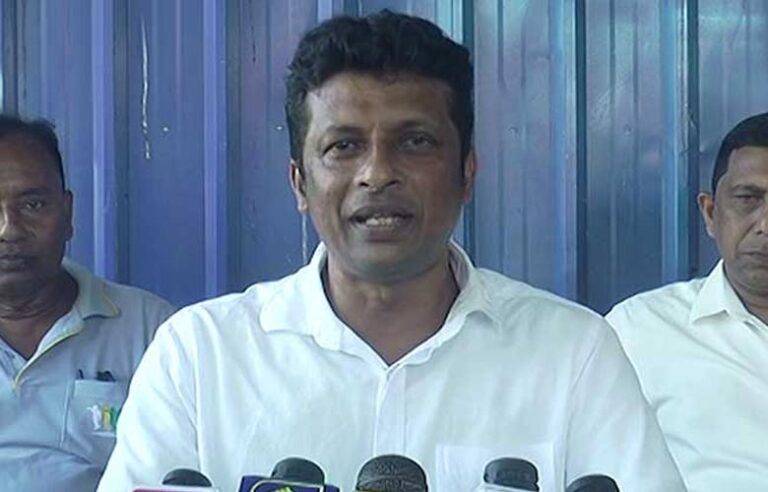 ආපදා සහන ක්‍රියාවලියට ආණ්ඩුවේ දේශපාලනඥයින්ගෙන් බලපෑම් – ග්‍රාම නිලධාරීන්ගෙන් චෝදනා !