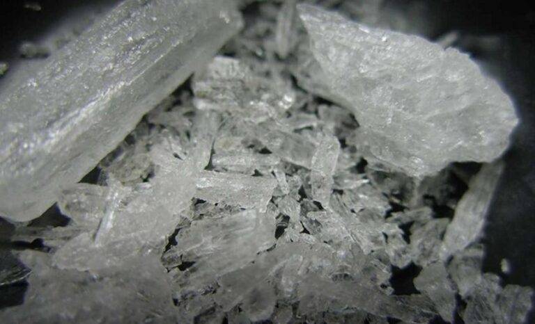 කල්පිටිය මුදුදෙන් මතු වූ අයිස්!