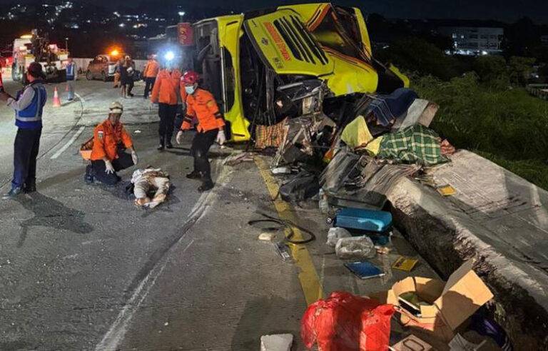 ඉන්දුනීසියාවේ මගී ප්‍රවාහන බස්රථ අනතුරකි 16 දෙනෙකු ජිවිතක්ෂයට