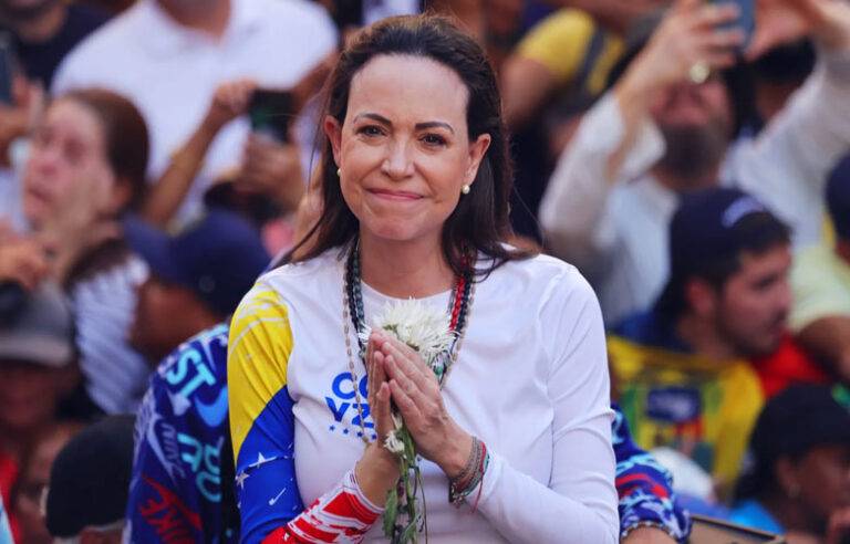 මාස ගණනක් සැඟව සිටි වෙනිසියුලානු නොබෙල් ජයග්‍රාහකයා ඔස්ලෝහිදී මතුවේ