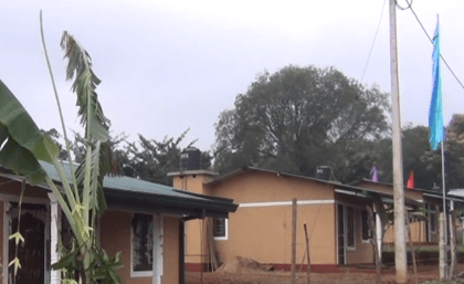 ලයින් කාමර වෙනුවට තනි නිවාස:පවුල් 24ක් වෙත නව නිවාස ලබාදෙයි