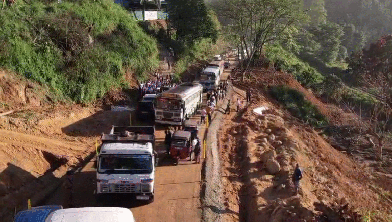 දින 18කට පසු නාවලපිටිය මහනුවර මාර්ගය විවෘත වේ!