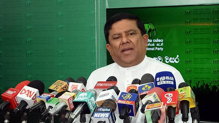 අපිත් ඒ කාලේ ලක්ෂ සීය,දෙසීය,තුන්සිය තෑගී දුන්නා. ආපහු ගත්තෙත් නෑ – වජිර