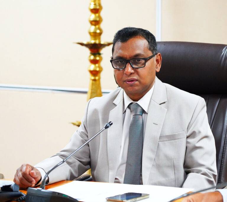 හොර සහතික පෙන්වා සමෘද්ධියේ රැකියාව ගත් අයගේ විශ්‍රාම වැටුප අර්බුදයක – ඇමති වාර්තාවක් කැඳවයි!