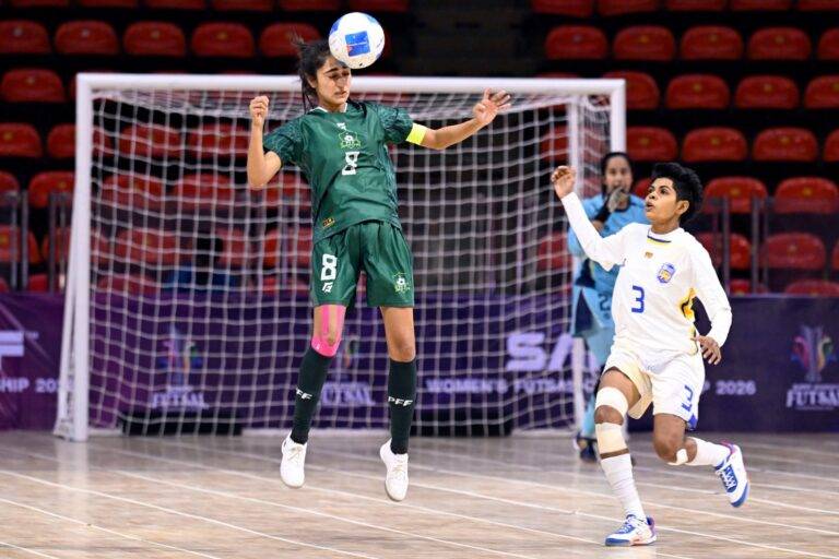 පකිස්තාන කාන්තාවන් ඉදිරියේ ශ්‍රී ලංකා කාන්තාවන් පසුබසියි