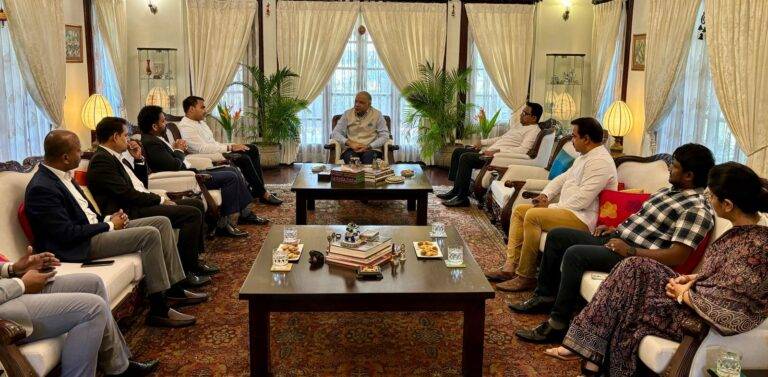 නාමල් සමග සජබ පොහොට්ටු පිරිසක් ඔඩිසා ප්‍රාන්තයට!