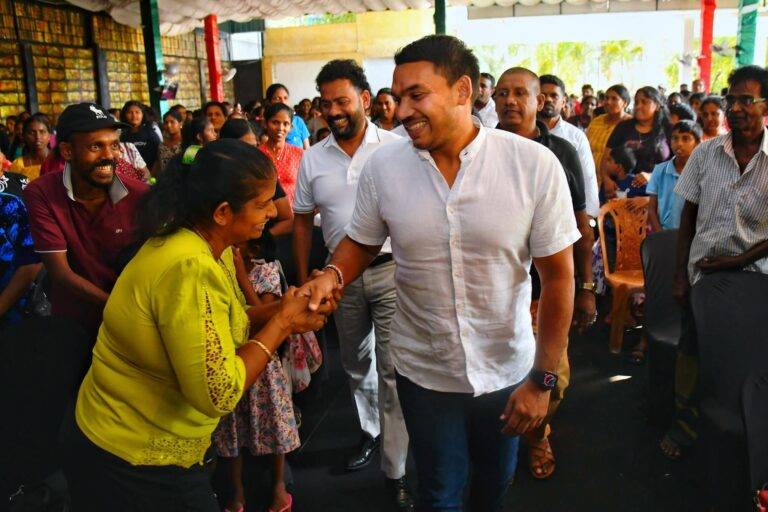 ආණ්ඩුව මේ වෙලාවේ අපි දෙන සංඥා නෙවෙයි ජනතාවගේ පණිවිඩය තේරුම් ගත යුතුයි – නාමල්