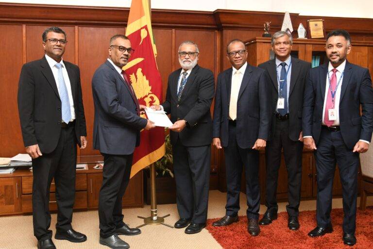ශ්‍රී ලංකා වරාය අධිකාරියෙන් ඒකාබද්ධ අරමුදලට රුපියල් බිලියන පහක්!