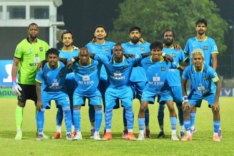 සෝන්ඩර්ස් සහ පෙලිකන්ස් දෙපසින් අපරාජිතව පෙරමුණට