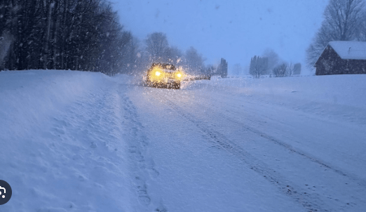 අමෙරිකාවේ දරුණු ශීත කුණාටුව අභියස ගුවන් ගමන් අවලංගුවීම්  8,000 ඉක්මවයි!