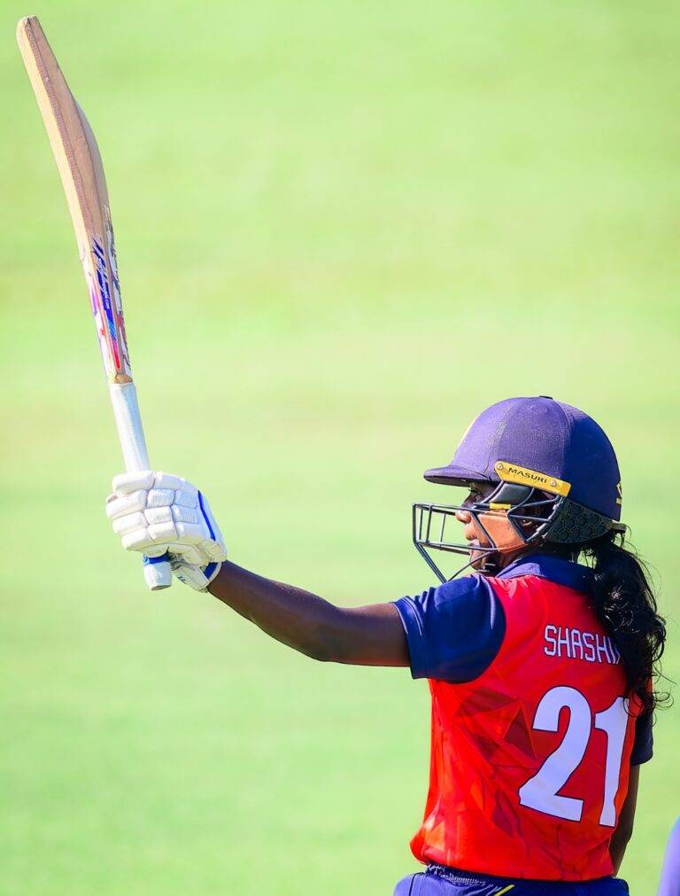 වේගවත්ම අර්ධ ශතකය ශෂීනි ගිම්හානිගෙන්