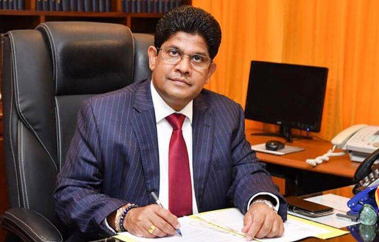 බූමරංග කුලරත්න ….