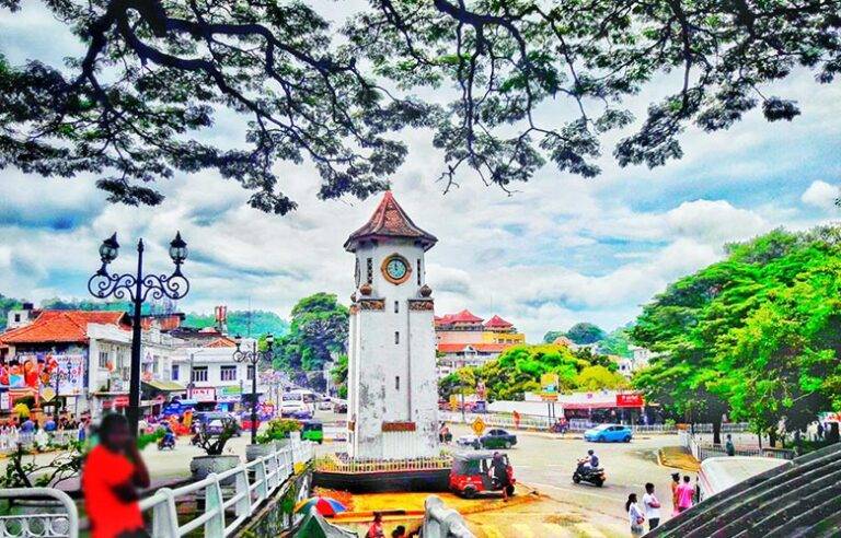 මහනුවර පදික වේදිකාවල වෙළඳාමට නැවත කිසිසේත් අවසර දෙන්නේ නෑ – නගරාධිපති