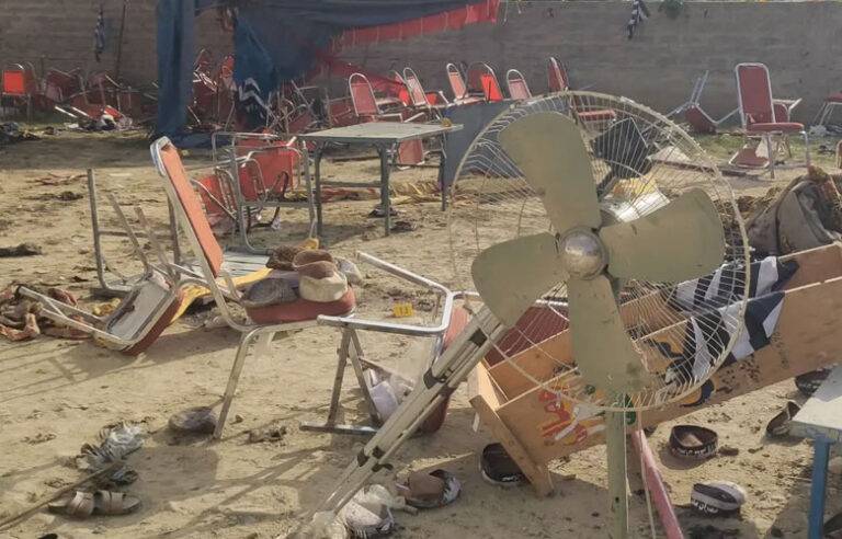 පාකිස්ථානයේ මරාගෙන මැරෙන බෝම්බ ප්‍රහාරයකින් හත් දෙනෙකු ජිවිතක්ෂයට