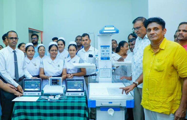 විපක්ෂ නායක සජිත්ගෙන් කිතුල්ගල රෝහලට ලක්ෂ 33ක් වටිනා වෛද්‍ය උපකරණ පරිත්‍යාගයක් (VIDEO)