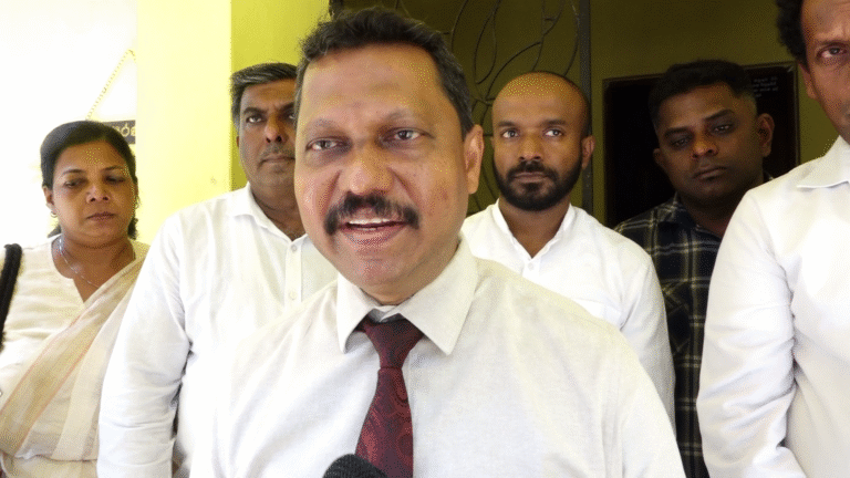 රොගීන් අතහැර එන්න. දේශපාලන පිටියේදී විසදගමු – සෞඛ්‍ය නියෝජ්‍ය ඇමති වර්ජකයන්ට කියයි.