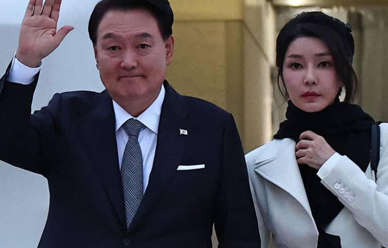 දකුණු කොරියාවේ හිටපු ජනාධිපති ආර්යාවට මාස 20ක සිර දඬුවම් නියම කෙරේ